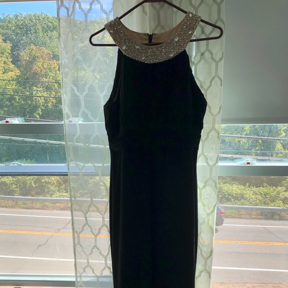 Black with jewel neckline long evening gown! - Picture 3 of 4